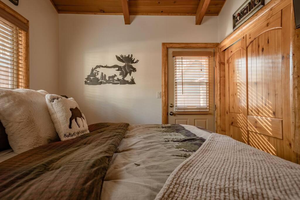 Hot Tub*Kids Room*Family Cabin Big Bear City Exterior photo