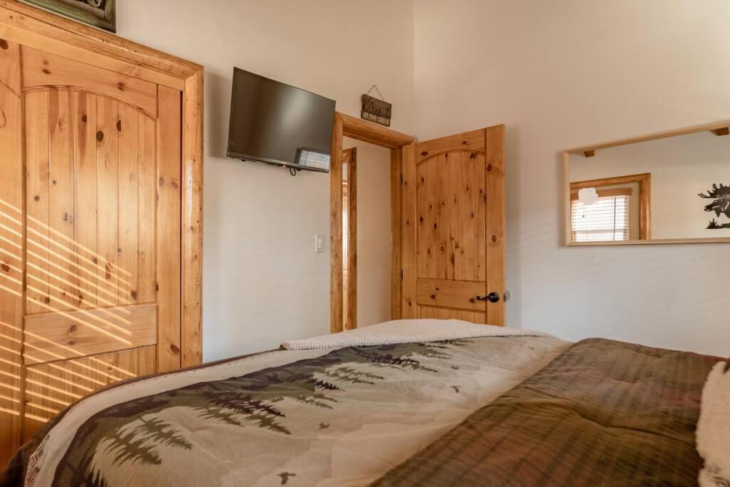 Hot Tub*Kids Room*Family Cabin Big Bear City Exterior photo